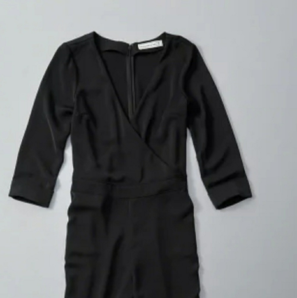 Ambercrombie and Fitch  NWT jumpsuit sz l